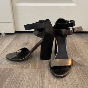 Vince Lana Metallic Chunky Block Heels Colorblock Double-Buckle Sandals Sz 39